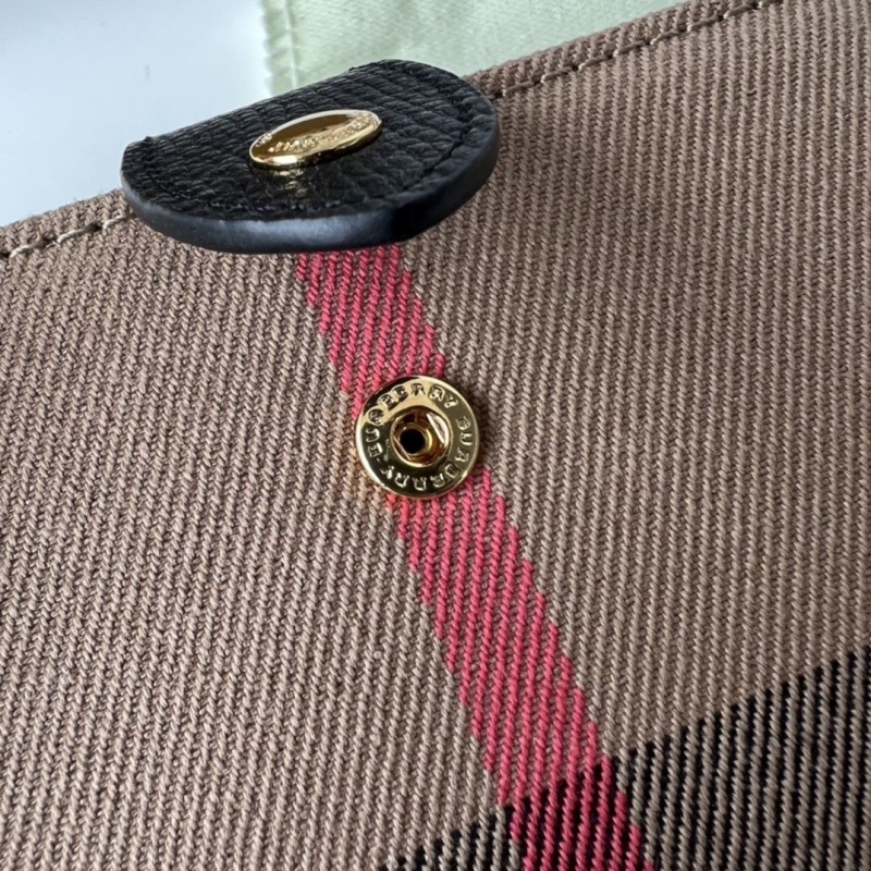 Bv*b*rry wallets